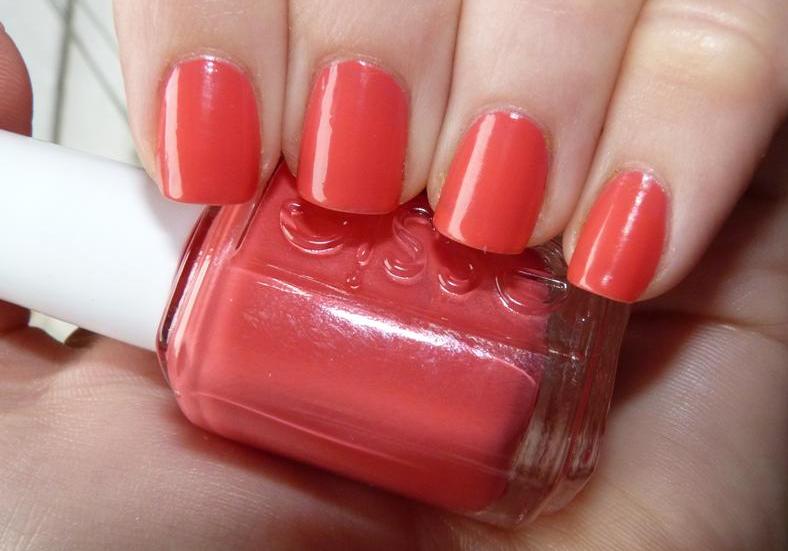 Sơn Móng Tay Essie California Coral 15