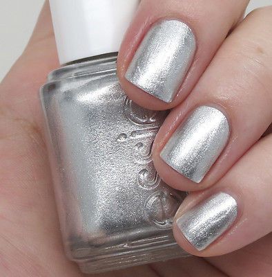 Sơn móng tay Essie Apres Chic 939